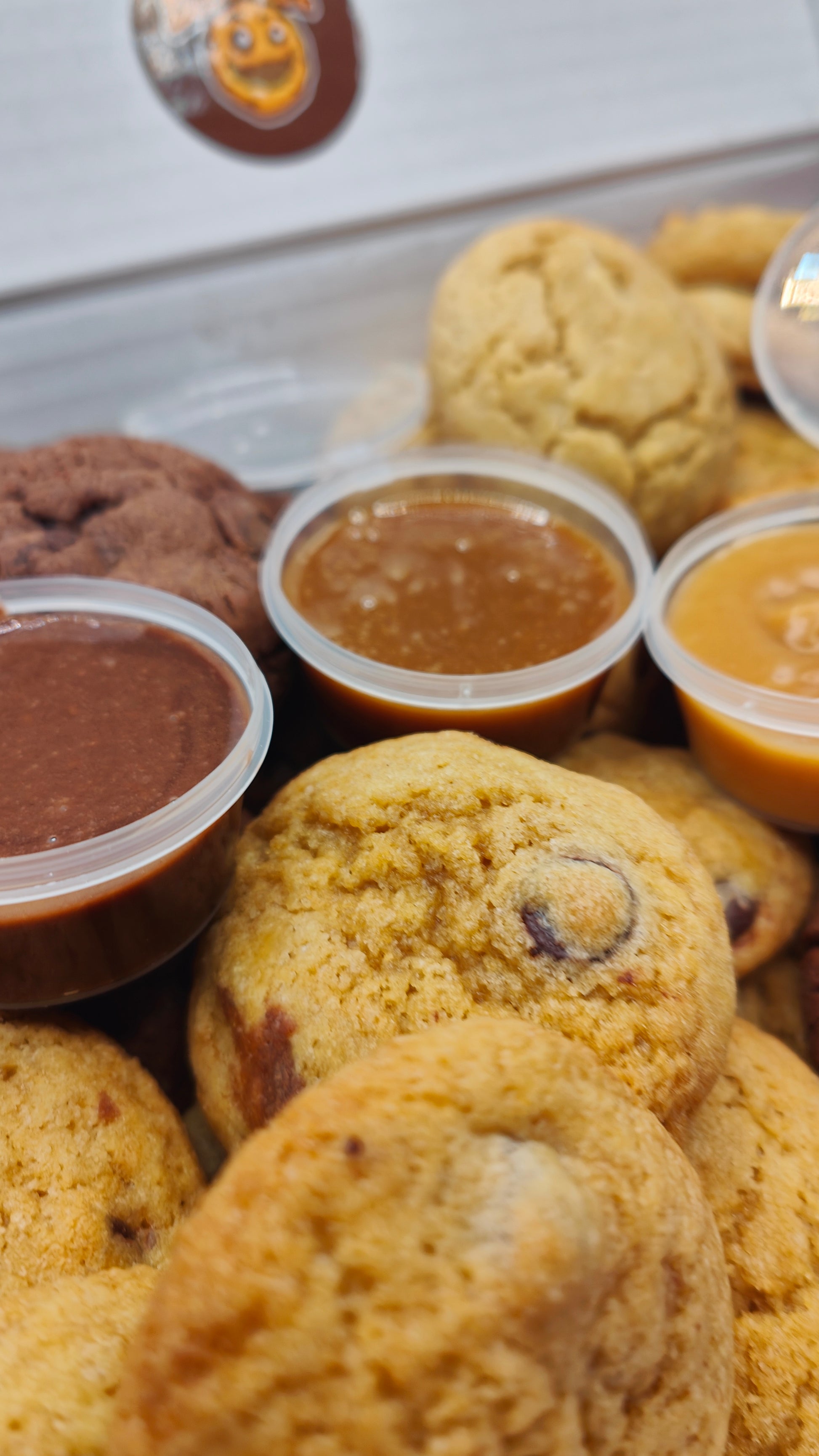 Best Seller Sharebox - 40 Cookie Dipping Dunking Box with 3 Dips- Snack Biscuit Dessert