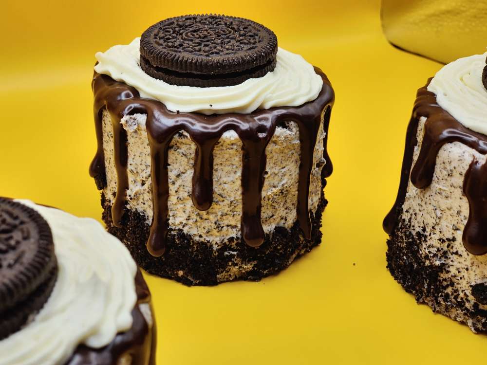 Cookies & Cream Oreo Cake