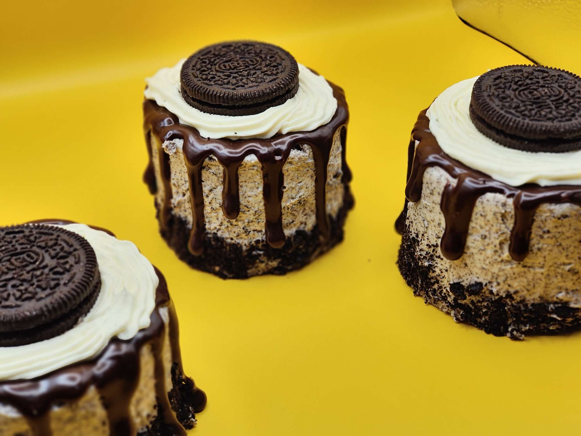 Cookies & Cream Oreo Cake