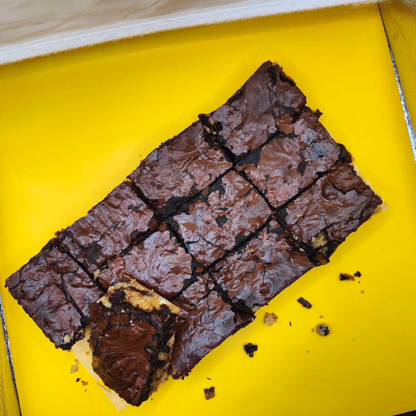 Brookie Tray Bake (Brownie / Cookie) 8 slices