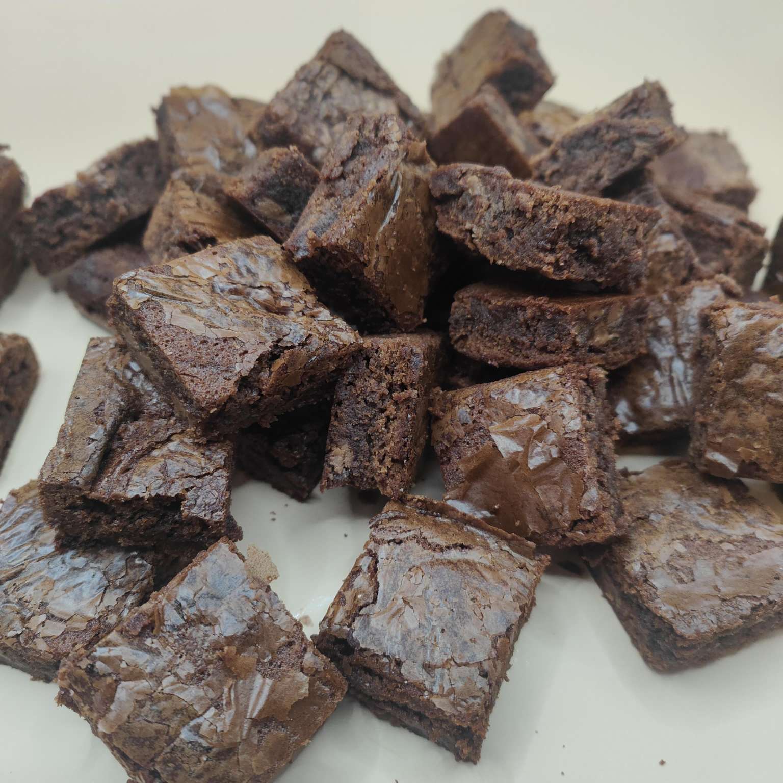 Brownie Bliss Bites Sharebox 3 Dips - 45 Cut Brownie Pieces Chocolate Snack