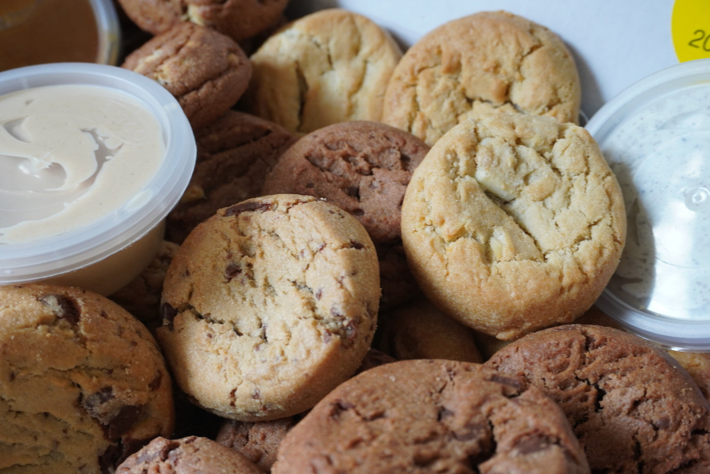 Best Seller Snackbox 20 Cookie 4 Flavour Dipping Dunking Cookies + 2 Dips