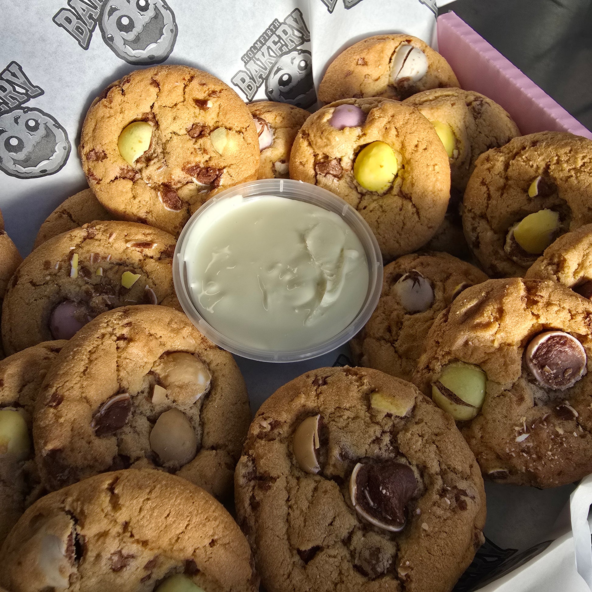 Mini Egg Snackbox 20 Cookies Dipping Dunking Cookies + 2 Dip