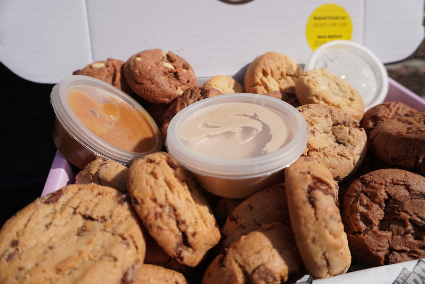 Best Seller Snackbox 20 Cookie 4 Flavour Dipping Dunking Cookies + 2 Dips