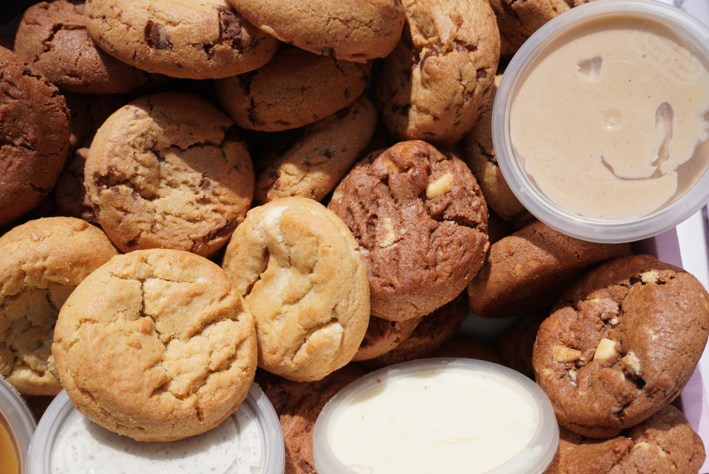 Best Seller Snackbox 20 Cookie 4 Flavour Dipping Dunking Cookies + 2 Dips